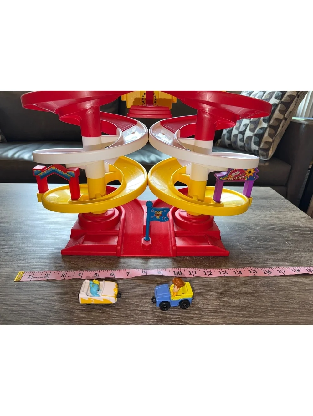 Disney Pixar Toy Story 4 Carnival Spiral Speedway Playset Mattel 2018 + 2 Cars